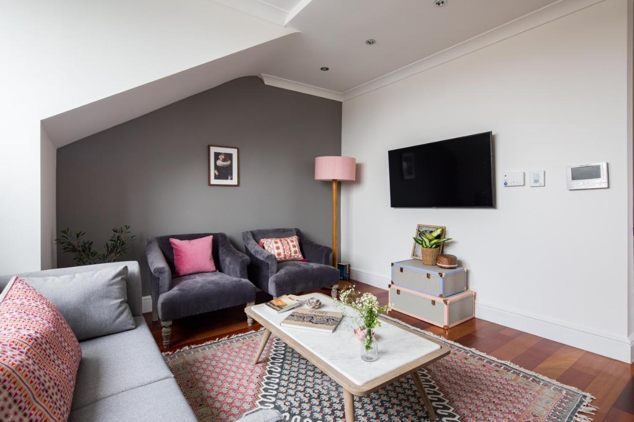 The Cromwell Road Escape - Modern & 1bdr Flat With Rooftop Terrace Londra